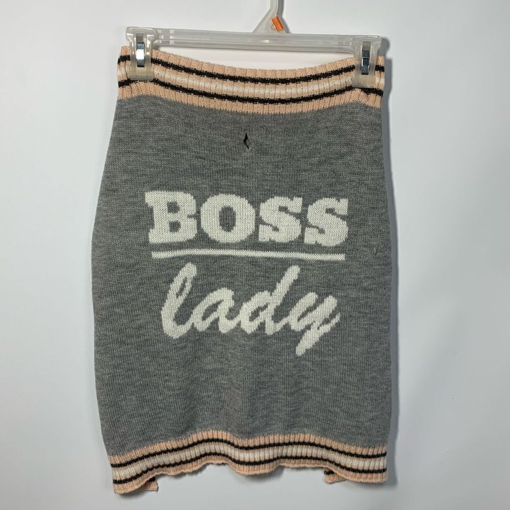 Vibrant life, “boss lady” knit dog sweater, size large ￼